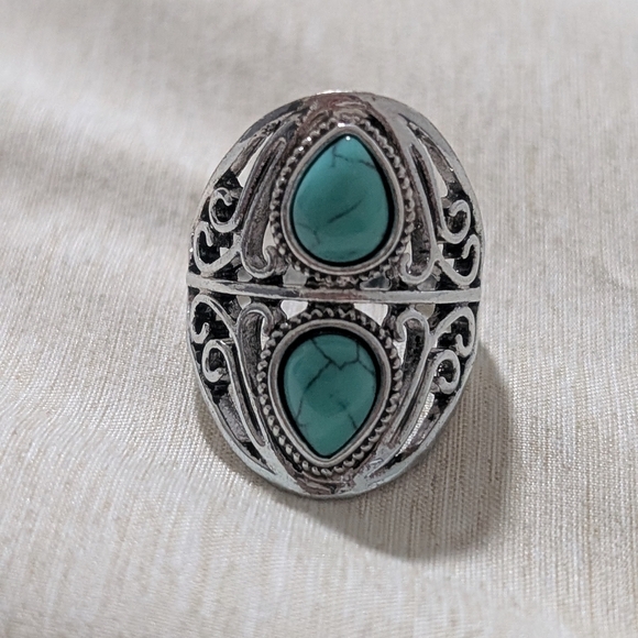Tipi Jewelry - Western Faux Silver and Turquoise Statement Ring Size 8